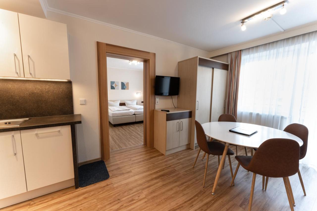 Aparthotel Dorfplatzl Garni Tux Bagian luar foto