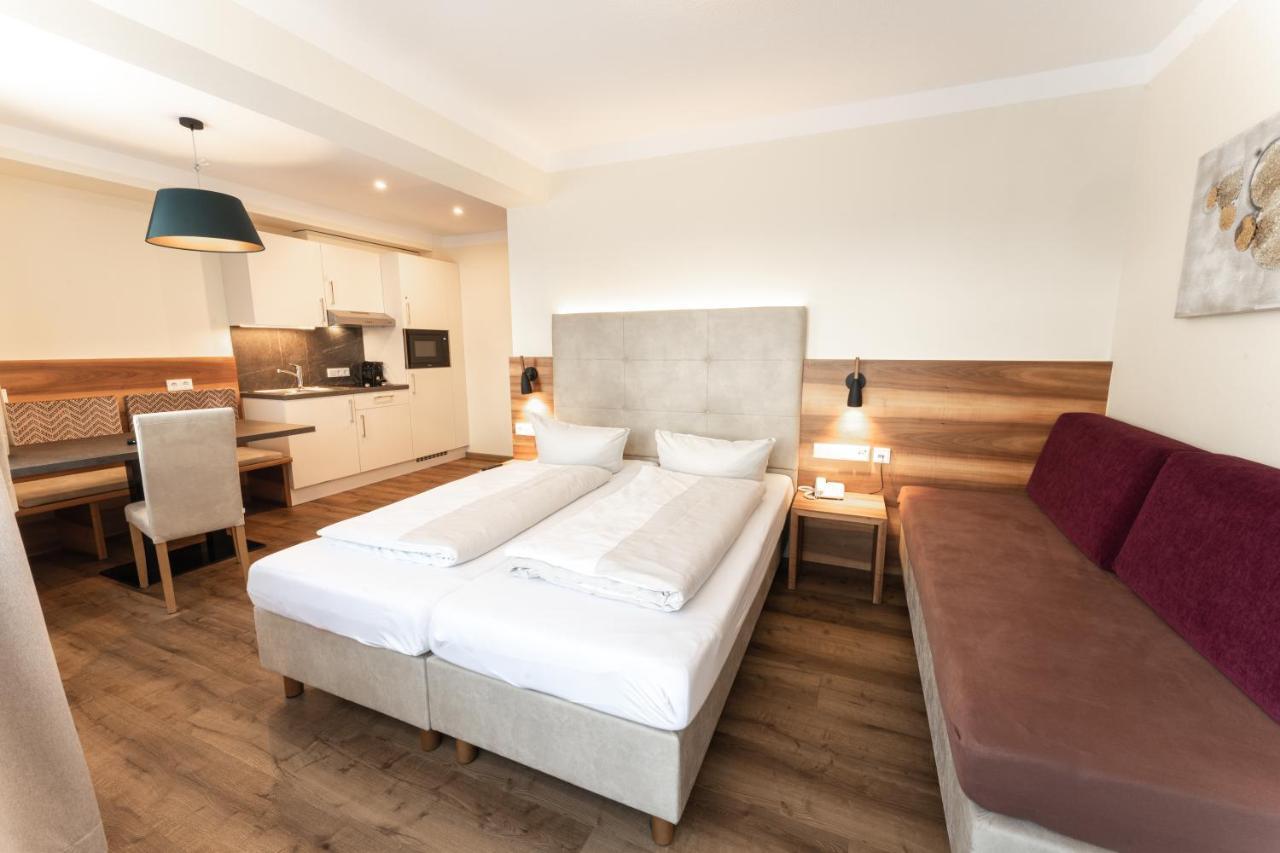 Aparthotel Dorfplatzl Garni Tux Bagian luar foto