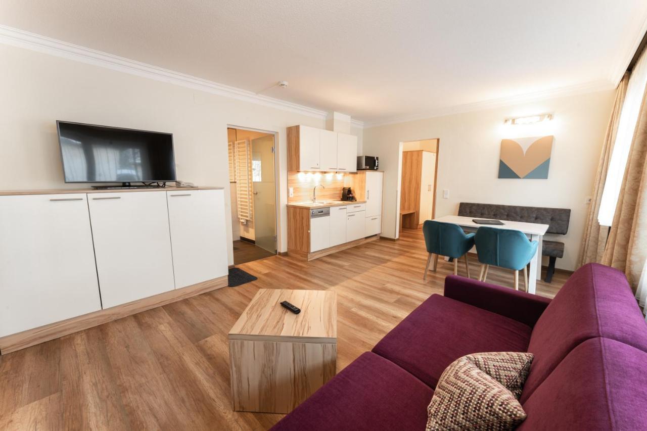 Aparthotel Dorfplatzl Garni Tux Bagian luar foto