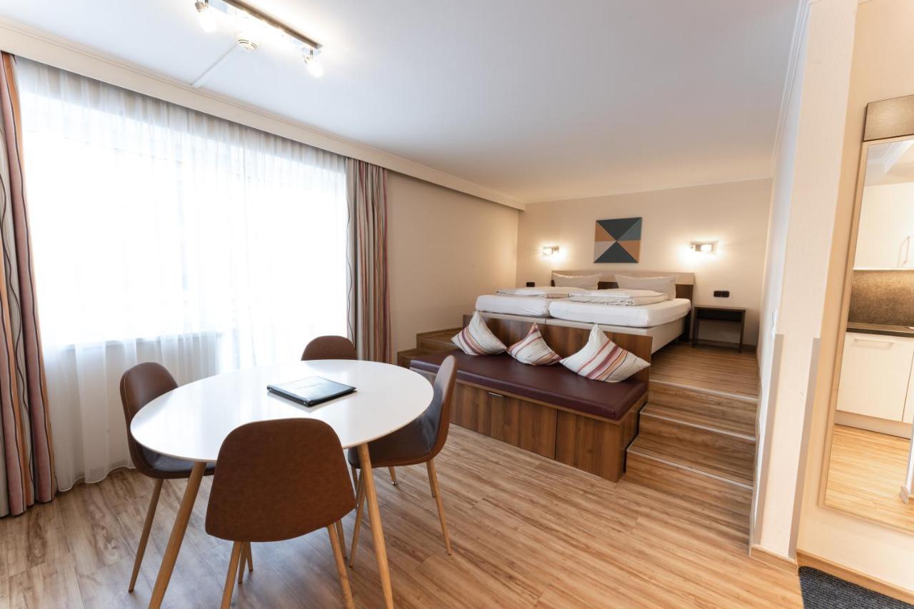 Aparthotel Dorfplatzl Garni Tux Bagian luar foto