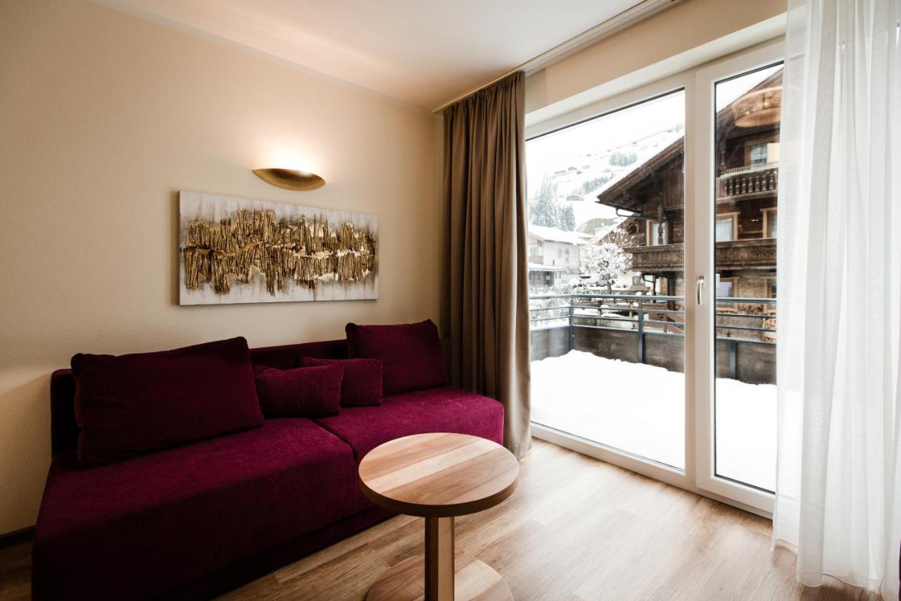 Aparthotel Dorfplatzl Garni Tux Bagian luar foto