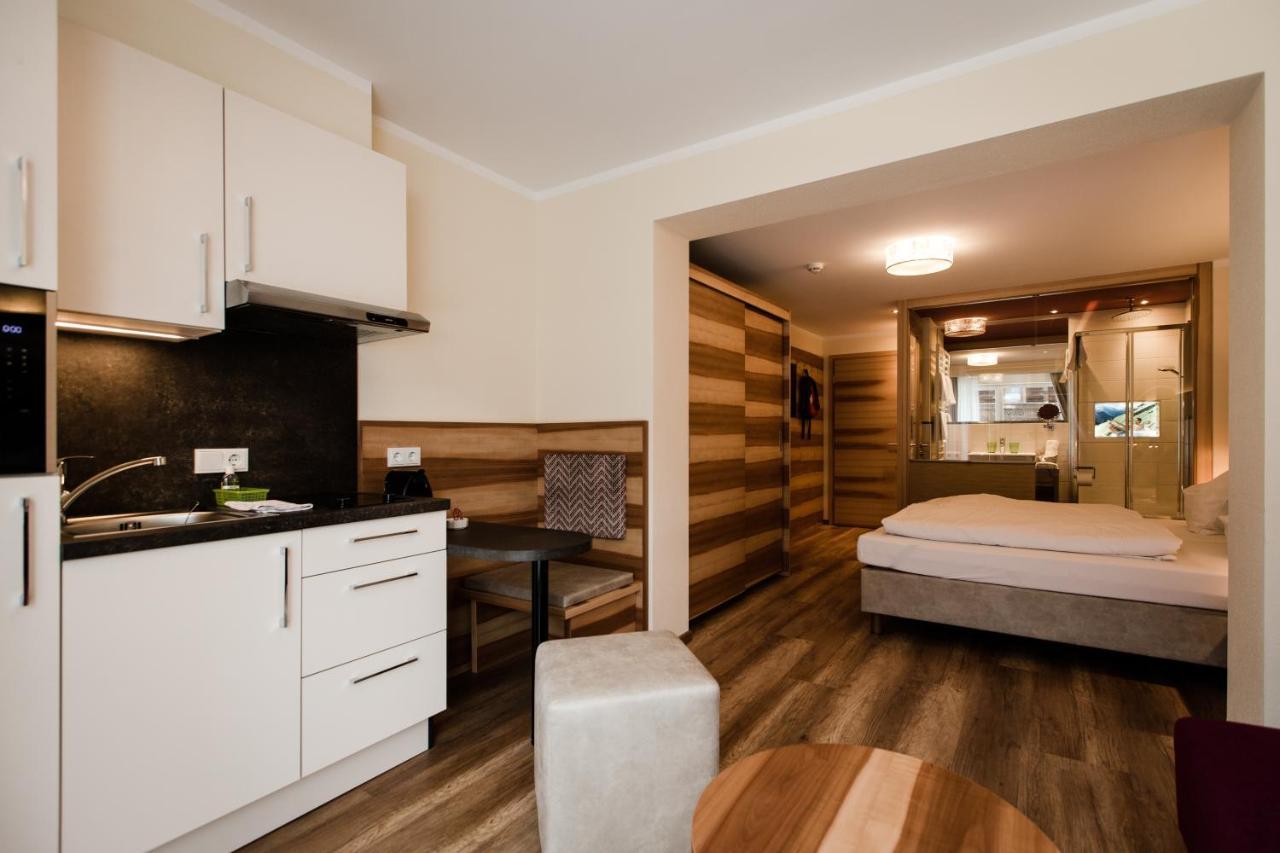 Aparthotel Dorfplatzl Garni Tux Bagian luar foto