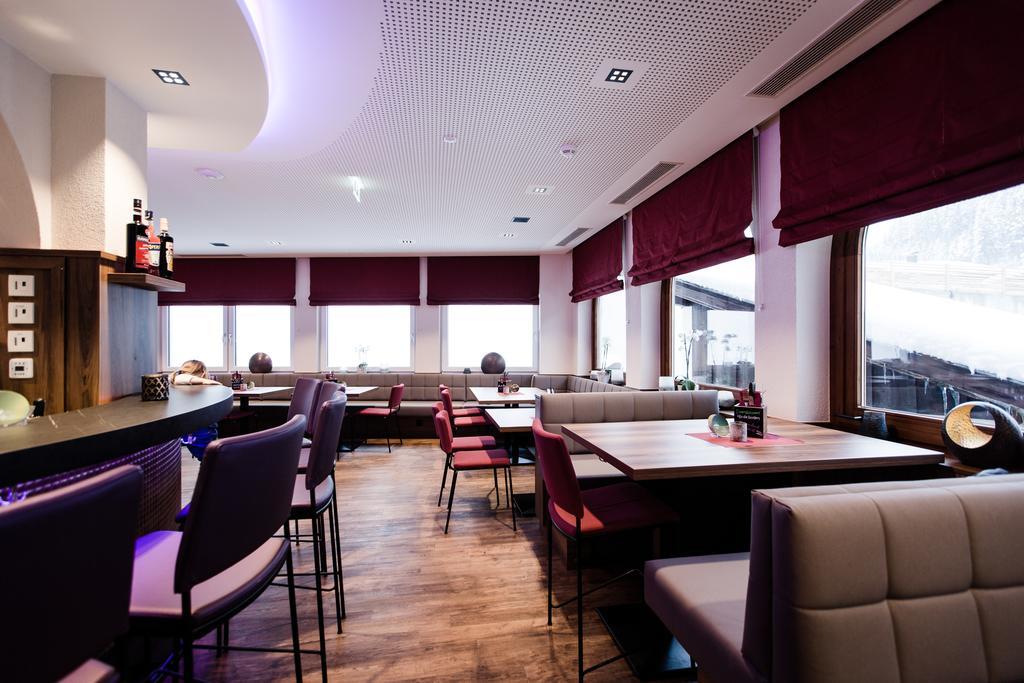Aparthotel Dorfplatzl Garni Tux Bagian luar foto
