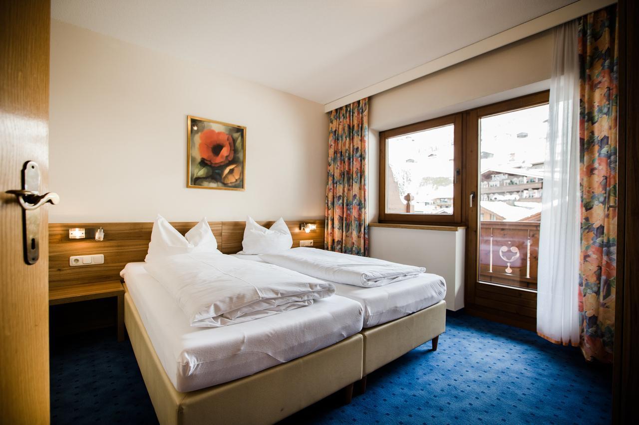 Aparthotel Dorfplatzl Garni Tux Bagian luar foto