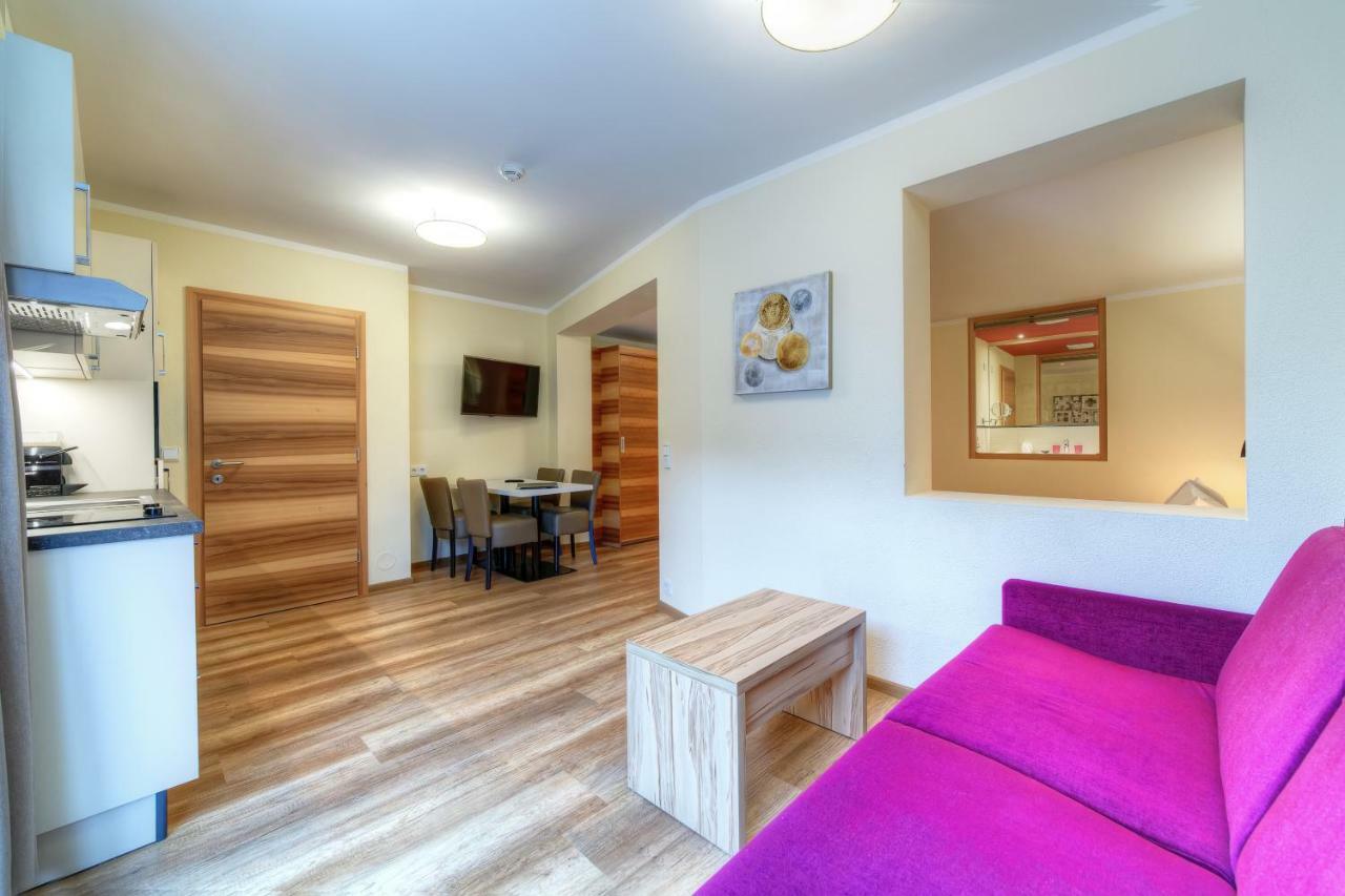 Aparthotel Dorfplatzl Garni Tux Bagian luar foto